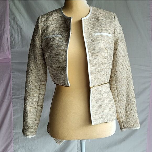 Magaschoni Beige Tweed Full or Crop Blazer, White Trim Size Small - Picture 6 of 15